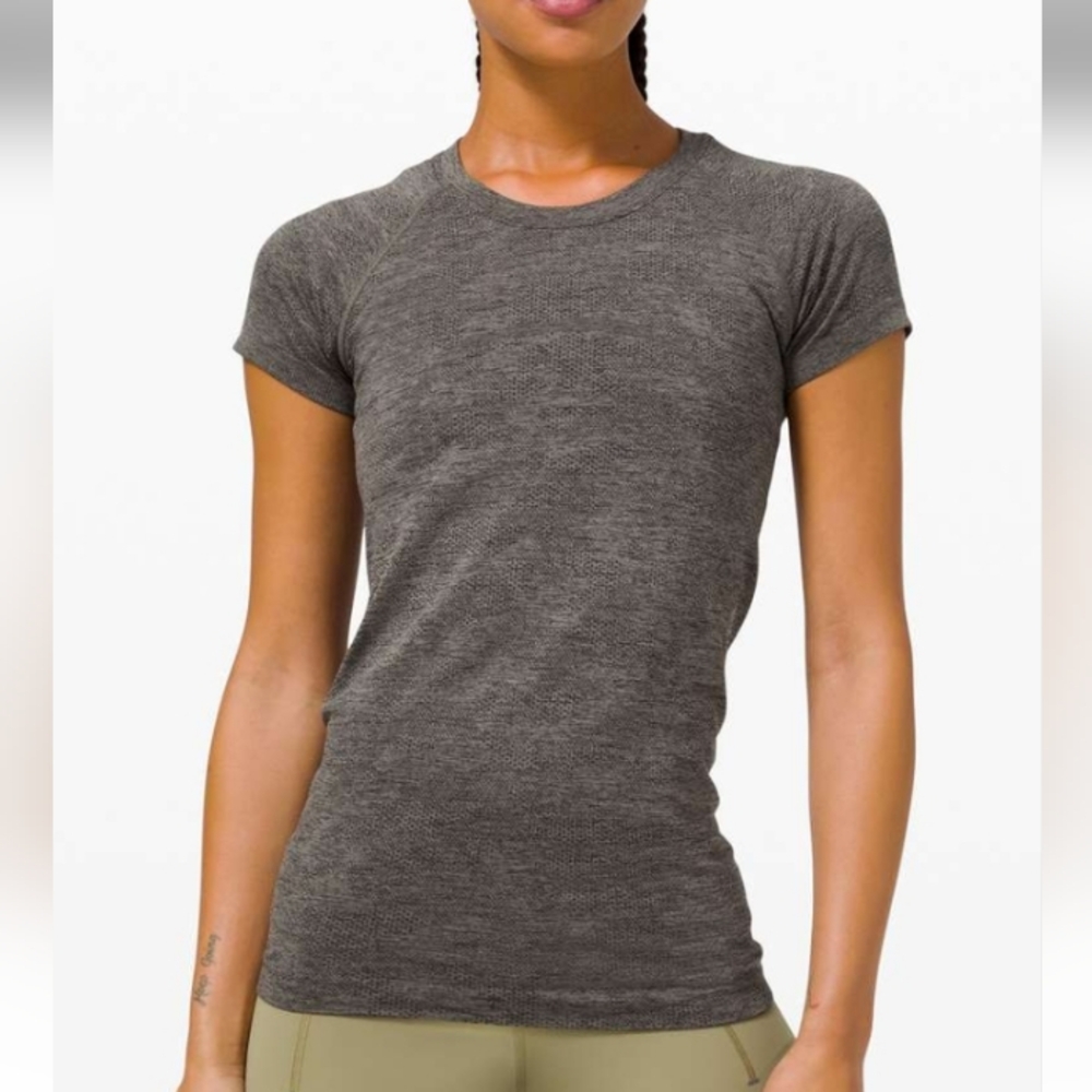 Lululemon Swiftly Short Sleeve 2.0 Crew Variegated Mesh Camo Black/ Grey Sage 6 - Picture 2 of 15